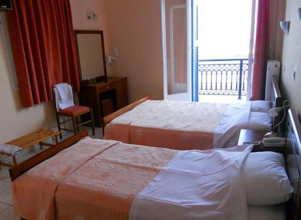 Apollon Hotel Tirós Zimmer foto